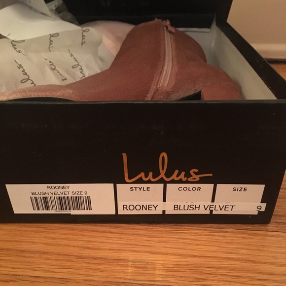 NWT Rooney Blush Velvet Ankle Booties - Picture 8 of 8